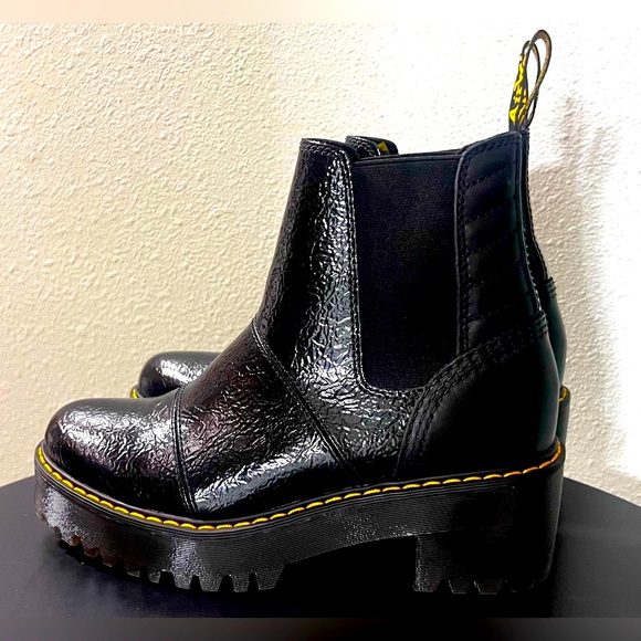 NEW Dr. Martens ROZALIE DISTRESSED PATENT LEATHER HEELED PLATFORM CHELSEA BOOTS - Picture 3 of 12